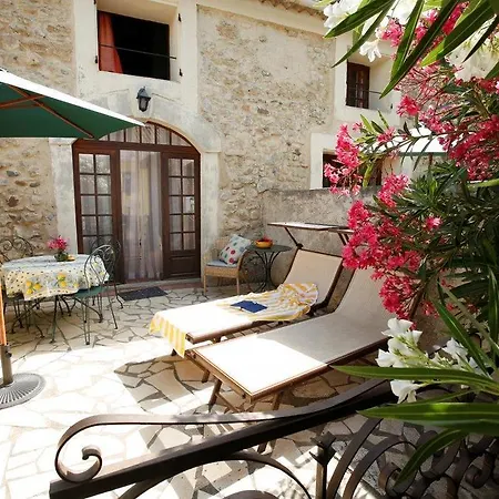 Ferienhaus Chateau De Massignan